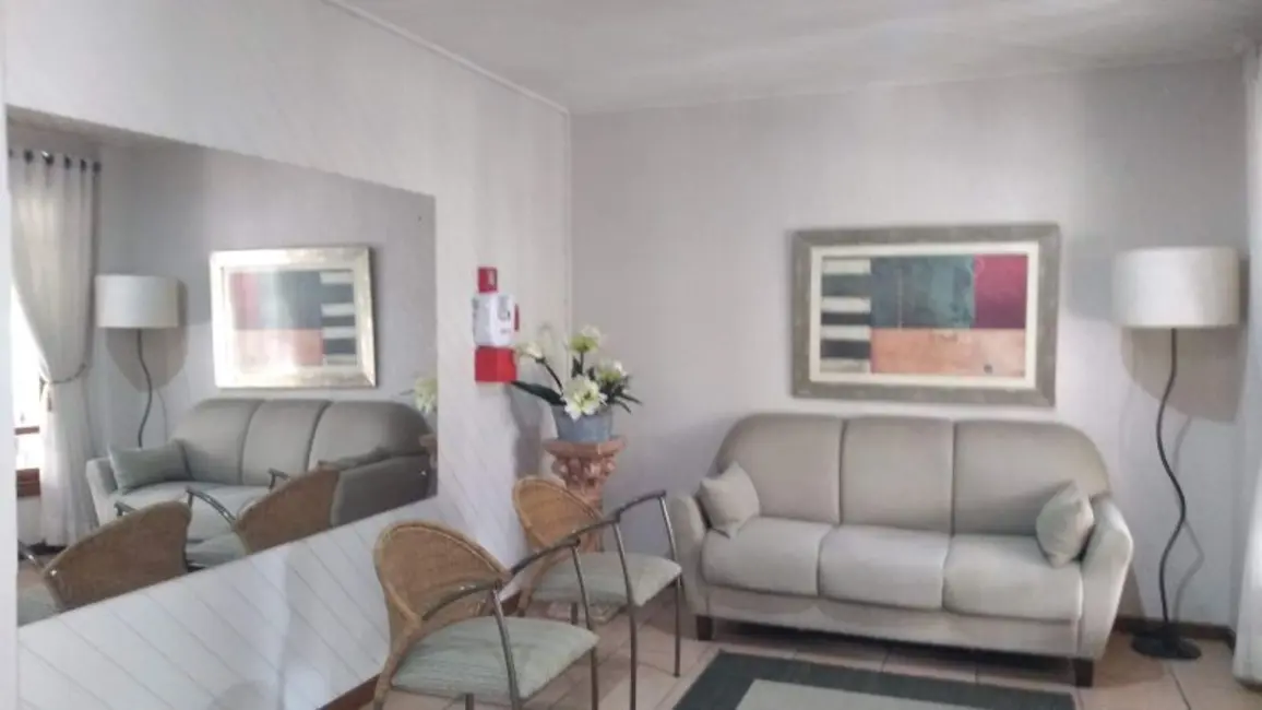 Apartamento com 3 quartos à venda, 104m2 em Jardim Itu Sabará, Porto Alegre - RS - imagem 5 Foto 5 de Apartamento com 3 quartos à venda, 104m2 em Jardim Itu Sabará, Porto Alegre - RS