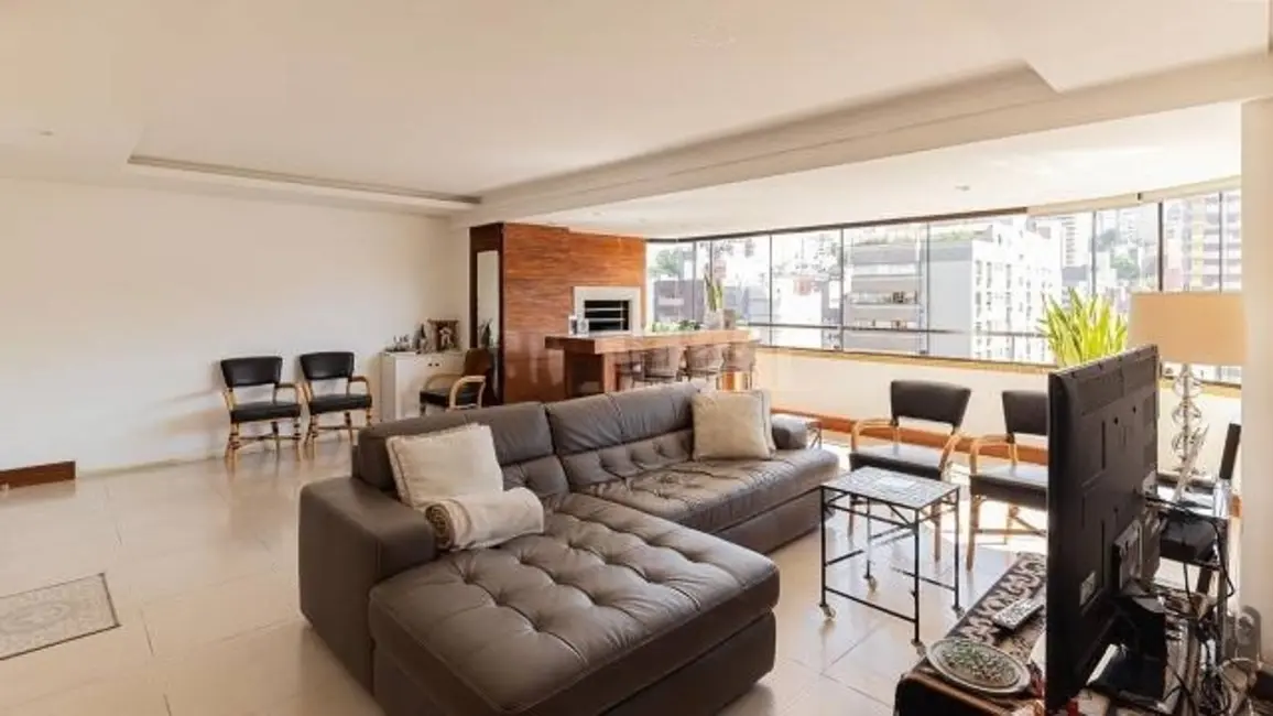 Apartamento com 3 quartos à venda, 123m2 em Petrópolis, Porto Alegre - RS - imagem 2 Foto 2 de Apartamento com 3 quartos à venda, 123m2 em Petrópolis, Porto Alegre - RS