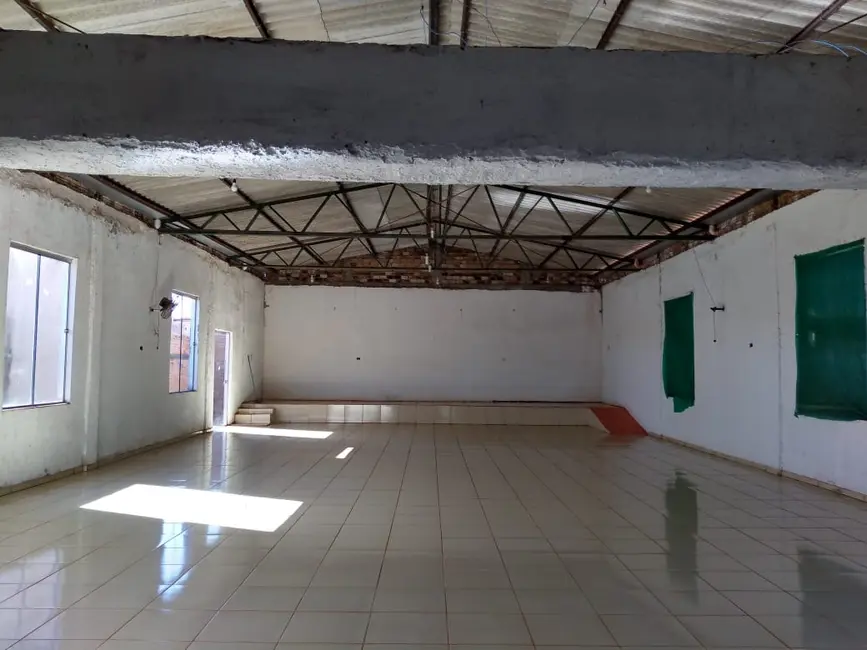 Foto 2 de Sala Comercial à venda, 214m2 em Confresa - MT