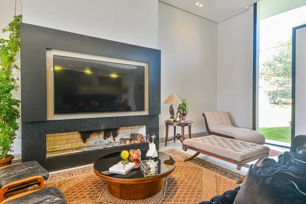 Casa com 4 quartos à venda, 342m2 em Porto Alegre - RS - imagem 6 Foto 6 de Casa com 4 quartos à venda, 342m2 em Porto Alegre - RS