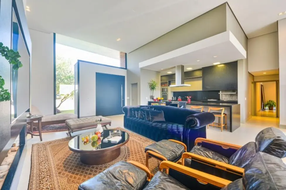 Casa com 4 quartos à venda, 342m2 em Porto Alegre - RS - imagem 7 Foto 7 de Casa com 4 quartos à venda, 342m2 em Porto Alegre - RS