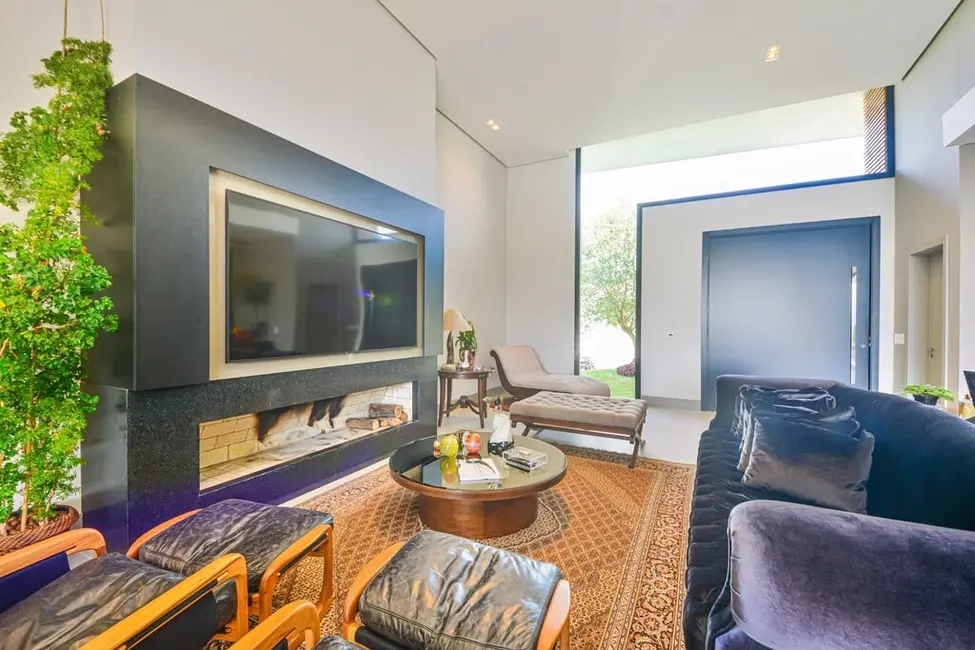 Casa com 4 quartos à venda, 342m2 em Porto Alegre - RS - imagem 8 Foto 8 de Casa com 4 quartos à venda, 342m2 em Porto Alegre - RS