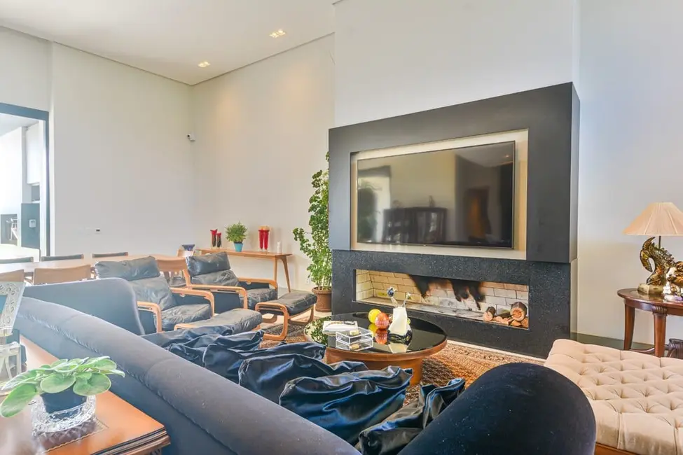 Casa com 4 quartos à venda, 342m2 em Porto Alegre - RS - imagem 5 Foto 5 de Casa com 4 quartos à venda, 342m2 em Porto Alegre - RS