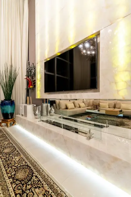 Apartamento com 4 quartos à venda, 316m2 em Vila Ipiranga, Porto Alegre - RS - imagem 6 Foto 6 de Apartamento com 4 quartos à venda, 316m2 em Vila Ipiranga, Porto Alegre - RS