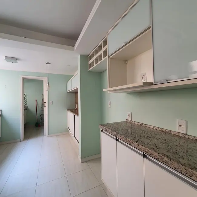Apartamento com 3 quartos à venda, 92m2 em Menino Deus, Porto Alegre - RS - imagem 5 Foto 5 de Apartamento com 3 quartos à venda, 92m2 em Menino Deus, Porto Alegre - RS