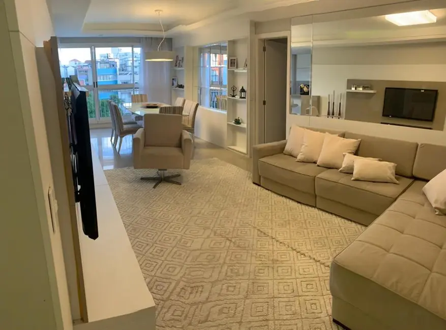 Apartamento com 3 quartos à venda, 110m2 em Petrópolis, Porto Alegre - RS - imagem 3 Foto 3 de Apartamento com 3 quartos à venda, 110m2 em Petrópolis, Porto Alegre - RS