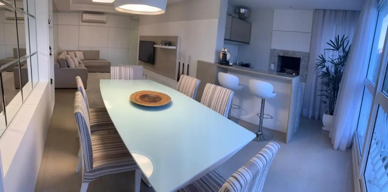 Apartamento com 3 quartos à venda, 110m2 em Petrópolis, Porto Alegre - RS - imagem 5 Foto 5 de Apartamento com 3 quartos à venda, 110m2 em Petrópolis, Porto Alegre - RS