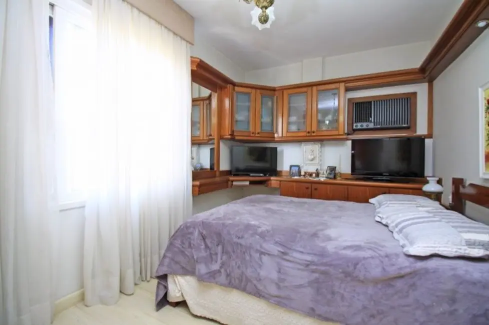 Foto 6 de Apartamento com 2 quartos à venda, 75m2 em Mont Serrat, Porto Alegre - RS