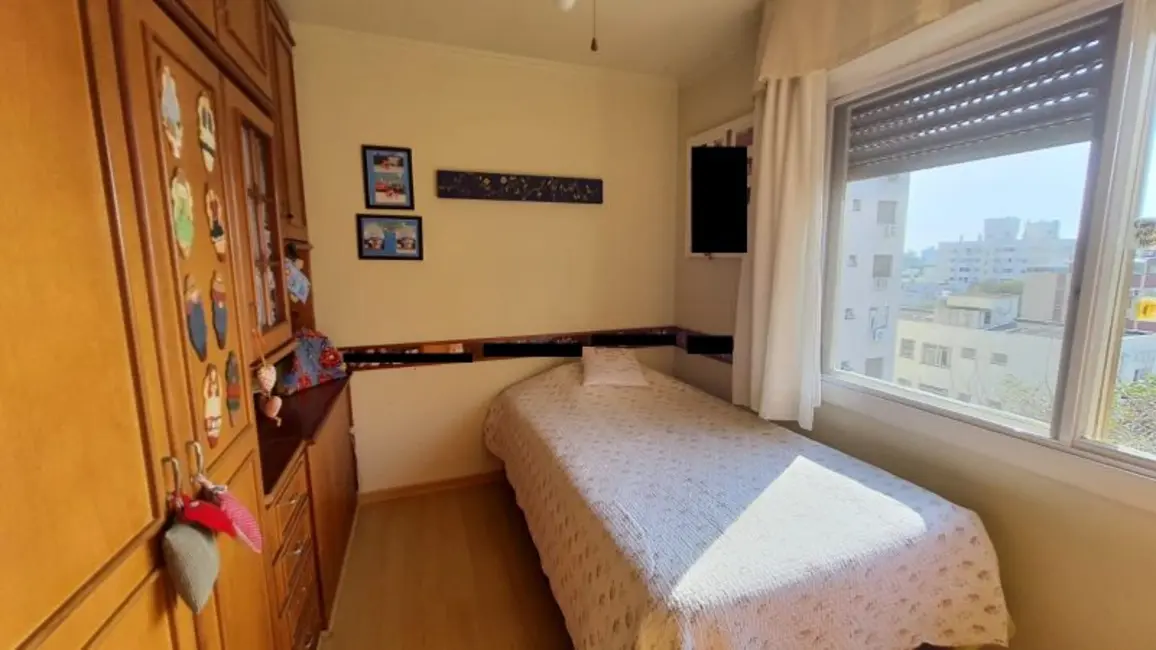 Apartamento com 2 quartos à venda, 74m2 em Higienópolis, Porto Alegre - RS - imagem 9 Foto 9 de Apartamento com 2 quartos à venda, 74m2 em Higienópolis, Porto Alegre - RS