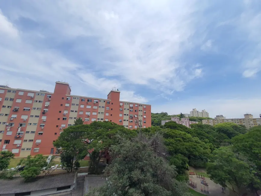 Foto 3 de Apartamento com 1 quarto à venda, 43m2 em Jardim Itu Sabará, Porto Alegre - RS