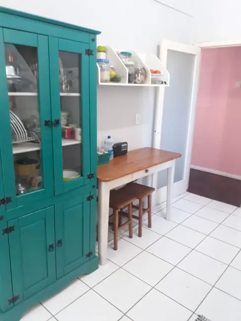 Apartamento com 2 quartos à venda, 113m2 em Independência, Porto Alegre - RS - imagem 7 Foto 7 de Apartamento com 2 quartos à venda, 113m2 em Independência, Porto Alegre - RS