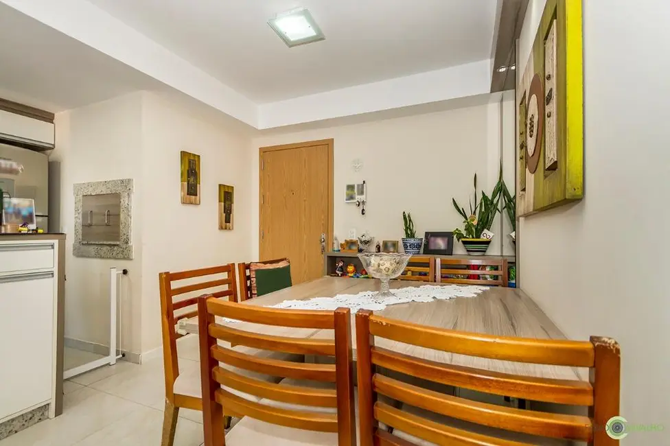 Foto 2 de Apartamento com 2 quartos à venda, 68m2 em Jardim Lindóia, Porto Alegre - RS