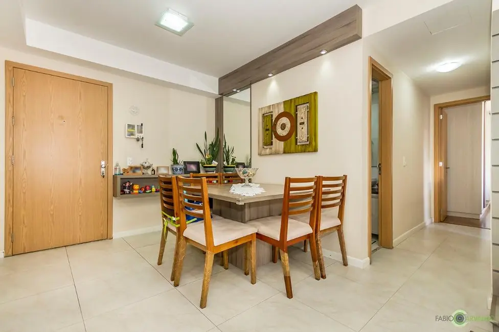 Foto 1 de Apartamento com 2 quartos à venda, 68m2 em Jardim Lindóia, Porto Alegre - RS