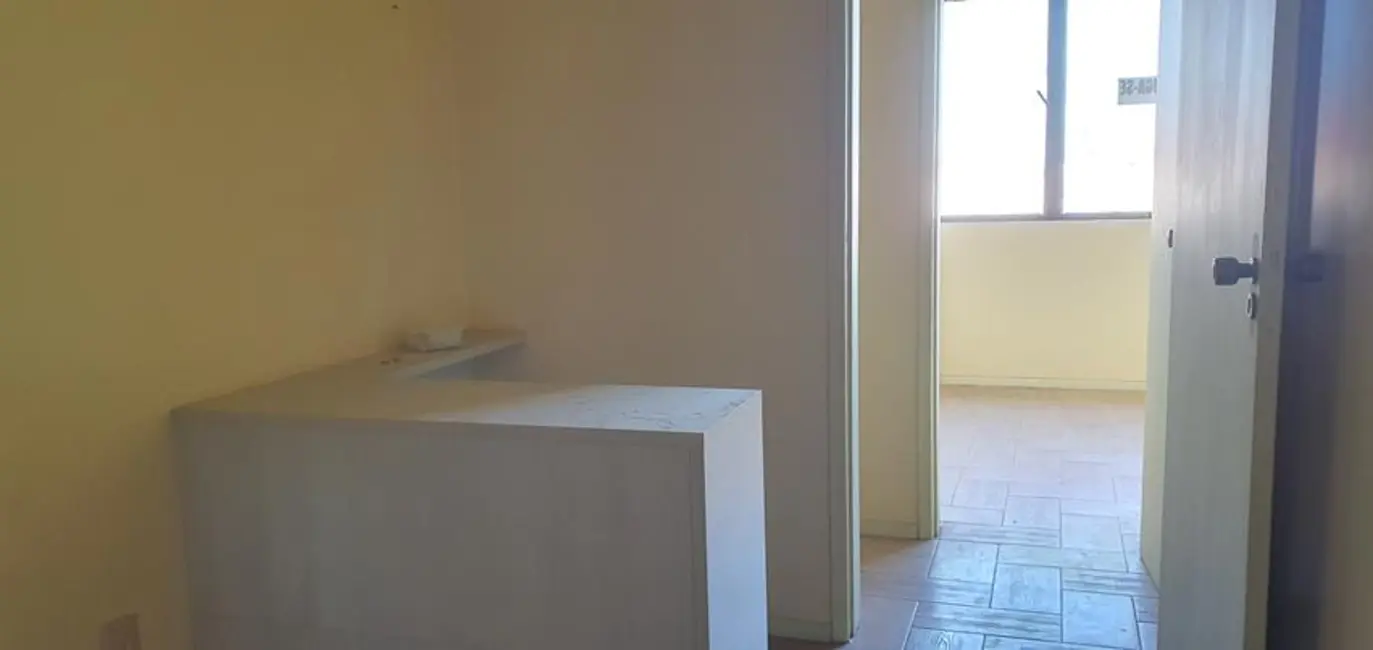 Foto 4 de Sala Comercial à venda, 30m2 em São João, Porto Alegre - RS