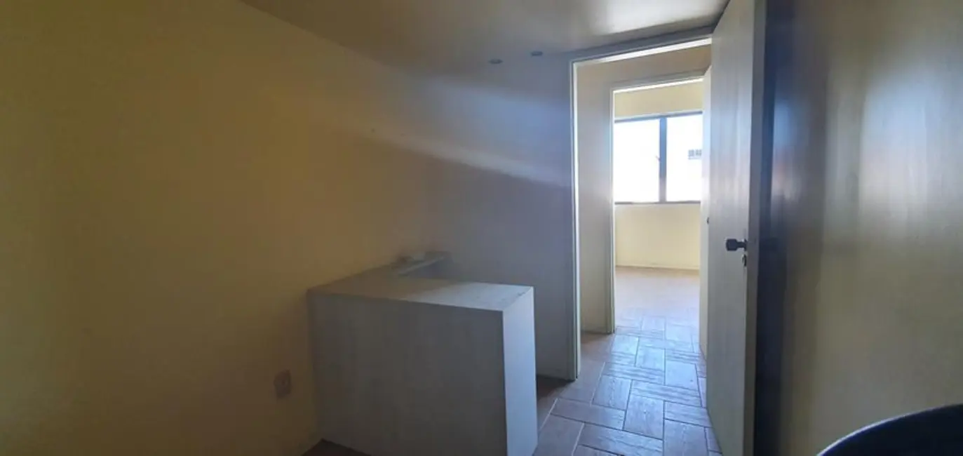 Foto 3 de Sala Comercial à venda, 30m2 em São João, Porto Alegre - RS