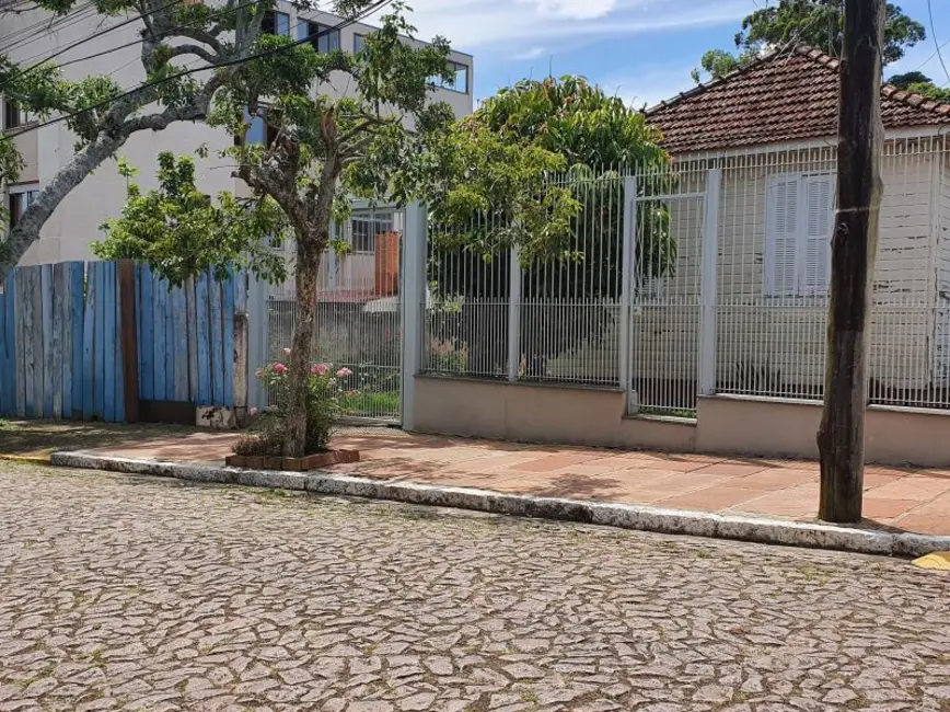 Foto 2 de Terreno / Lote à venda, 300m2 em Vila Ipiranga, Porto Alegre - RS