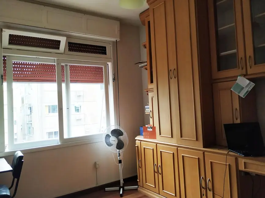 Apartamento com 2 quartos à venda, 60m2 em Praia de Belas, Porto Alegre - RS - imagem 8 Foto 8 de Apartamento com 2 quartos à venda, 60m2 em Praia de Belas, Porto Alegre - RS