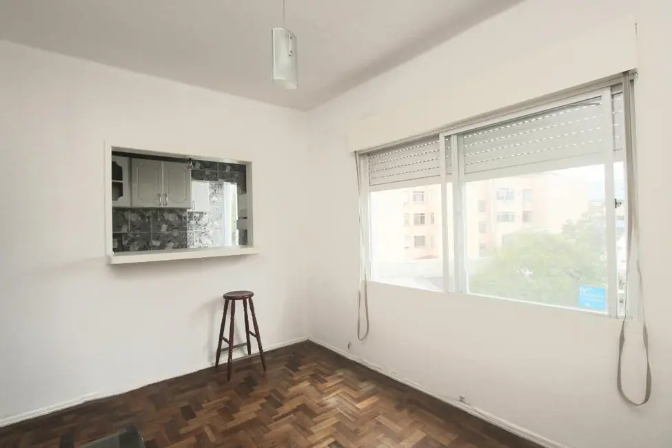 Foto 2 de Apartamento com 1 quarto à venda, 49m2 em São João, Porto Alegre - RS