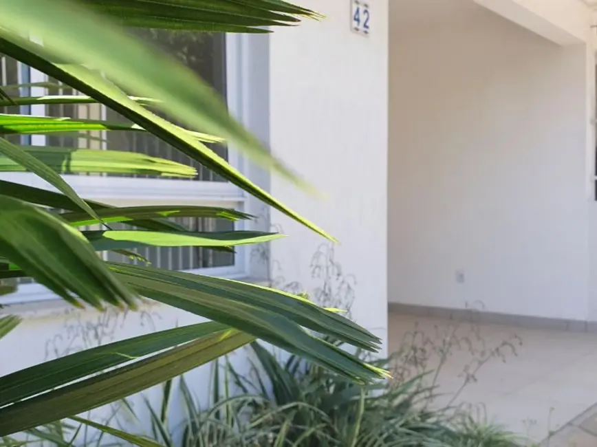 Casa com 3 quartos à venda, 105m2 em Jardim Itu, Porto Alegre - RS - imagem 3 Foto 3 de Casa com 3 quartos à venda, 105m2 em Jardim Itu, Porto Alegre - RS