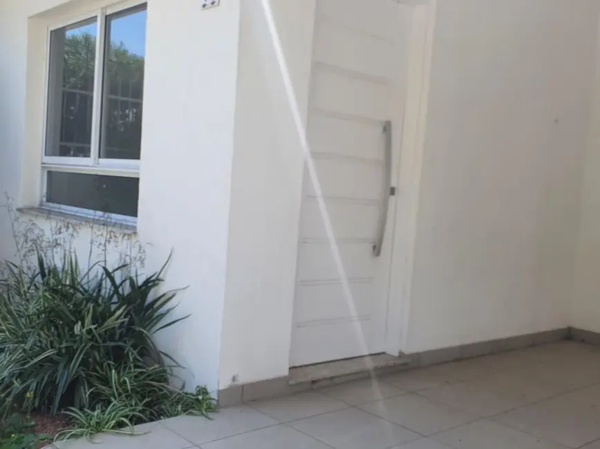 Casa com 3 quartos à venda, 105m2 em Jardim Itu, Porto Alegre - RS - imagem 4 Foto 4 de Casa com 3 quartos à venda, 105m2 em Jardim Itu, Porto Alegre - RS