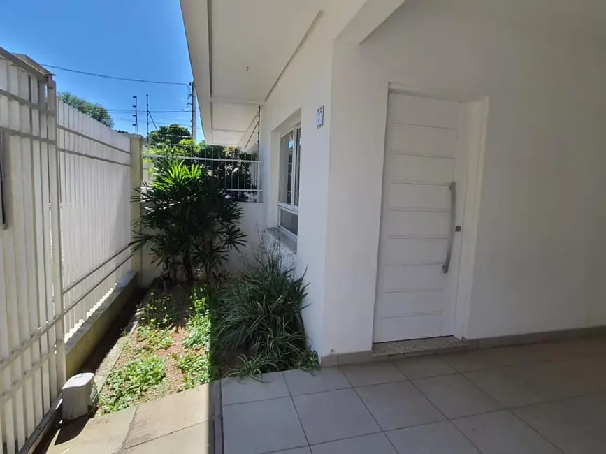 Casa com 3 quartos à venda, 105m2 em Jardim Itu, Porto Alegre - RS - imagem 6 Foto 6 de Casa com 3 quartos à venda, 105m2 em Jardim Itu, Porto Alegre - RS