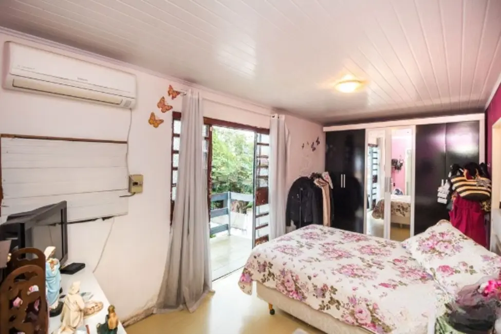 Foto 5 de Casa com 3 quartos à venda, 204m2 em Nonoai, Porto Alegre - RS