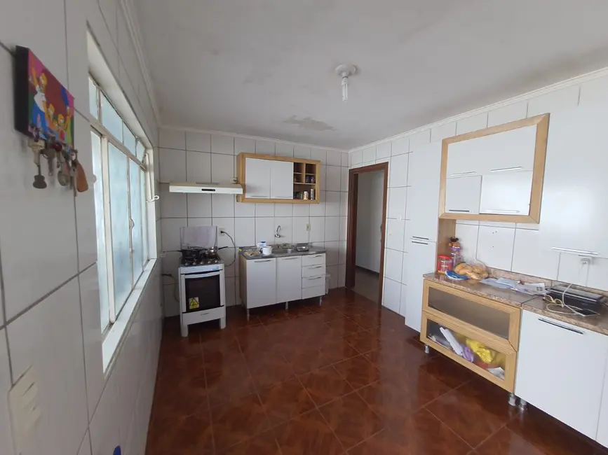 Casa com 3 quartos à venda, 122m2 em Jardim Itu Sabará, Porto Alegre - RS - imagem 6 Foto 6 de Casa com 3 quartos à venda, 122m2 em Jardim Itu Sabará, Porto Alegre - RS
