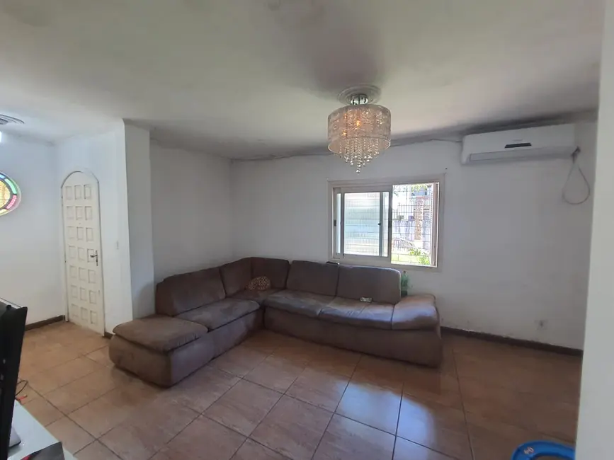 Casa com 3 quartos à venda, 122m2 em Jardim Itu Sabará, Porto Alegre - RS - imagem 3 Foto 3 de Casa com 3 quartos à venda, 122m2 em Jardim Itu Sabará, Porto Alegre - RS