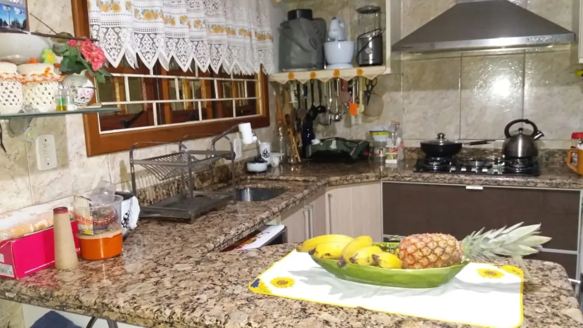 Casa com 4 quartos à venda, 130m2 em Partenon, Porto Alegre - RS - imagem 8 Foto 8 de Casa com 4 quartos à venda, 130m2 em Partenon, Porto Alegre - RS