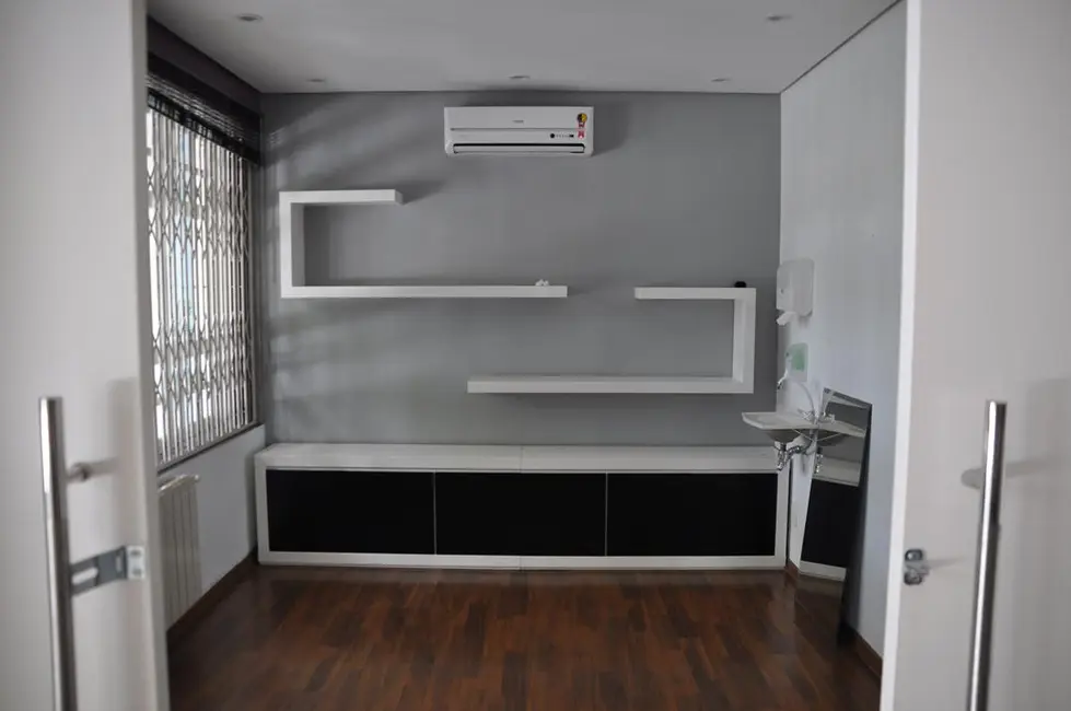 Casa com 4 quartos à venda, 526m2 em Três Figueiras, Porto Alegre - RS - imagem 3 Foto 3 de Casa com 4 quartos à venda, 526m2 em Três Figueiras, Porto Alegre - RS