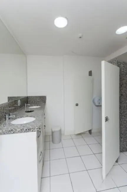 Sala Comercial à venda, 1600m2 em Navegantes, Porto Alegre - RS - imagem 9 Foto 9 de Sala Comercial à venda, 1600m2 em Navegantes, Porto Alegre - RS