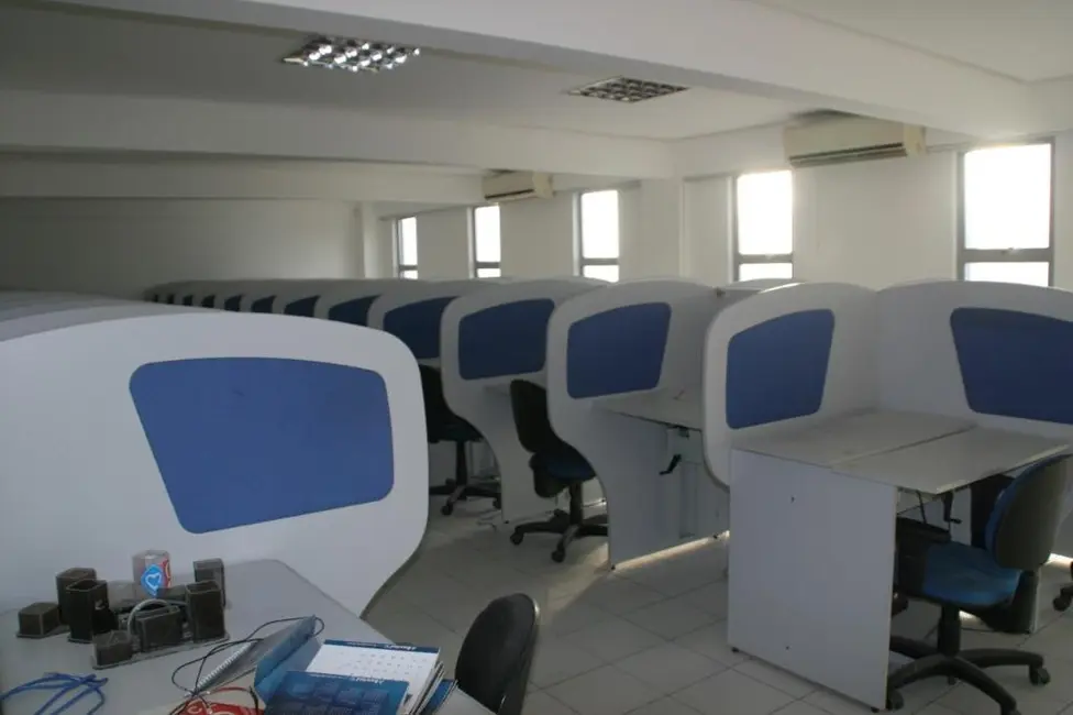 Sala Comercial à venda, 1600m2 em Navegantes, Porto Alegre - RS - imagem 7 Foto 7 de Sala Comercial à venda, 1600m2 em Navegantes, Porto Alegre - RS