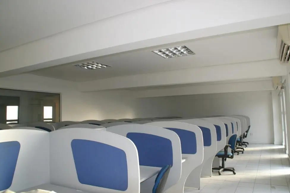 Sala Comercial à venda, 1600m2 em Navegantes, Porto Alegre - RS - imagem 6 Foto 6 de Sala Comercial à venda, 1600m2 em Navegantes, Porto Alegre - RS