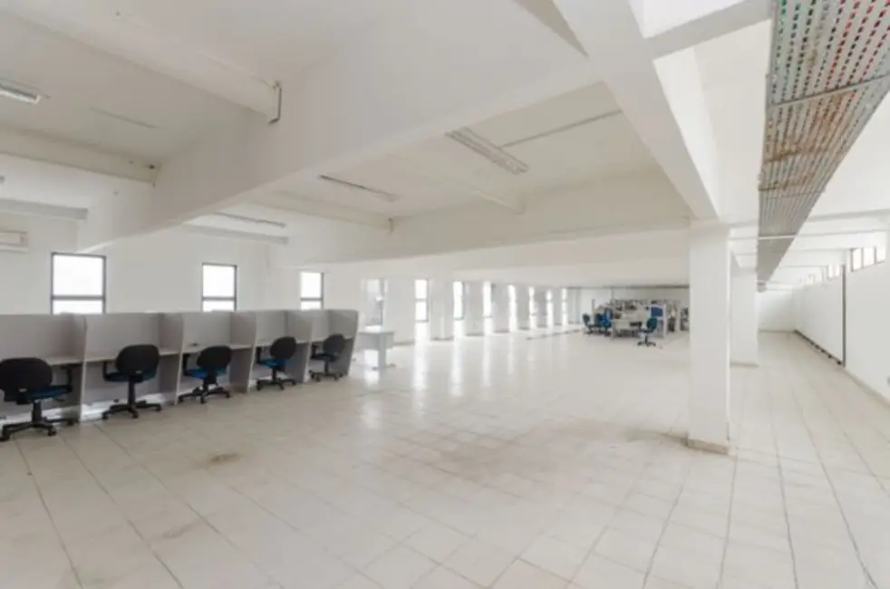 Sala Comercial à venda, 1600m2 em Navegantes, Porto Alegre - RS - imagem 3 Foto 3 de Sala Comercial à venda, 1600m2 em Navegantes, Porto Alegre - RS