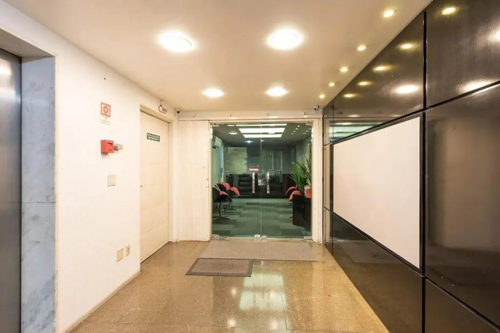 Sala Comercial à venda, 662m2 em Porto Alegre - RS - imagem 6 Foto 6 de Sala Comercial à venda, 662m2 em Porto Alegre - RS