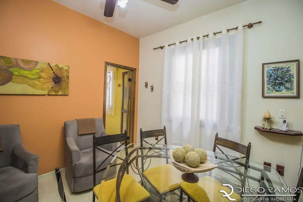 Casa com 3 quartos à venda, 235m2 em Auxiliadora, Porto Alegre - RS - imagem 5 Foto 5 de Casa com 3 quartos à venda, 235m2 em Auxiliadora, Porto Alegre - RS