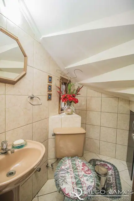 Casa com 3 quartos à venda, 235m2 em Auxiliadora, Porto Alegre - RS - imagem 7 Foto 7 de Casa com 3 quartos à venda, 235m2 em Auxiliadora, Porto Alegre - RS