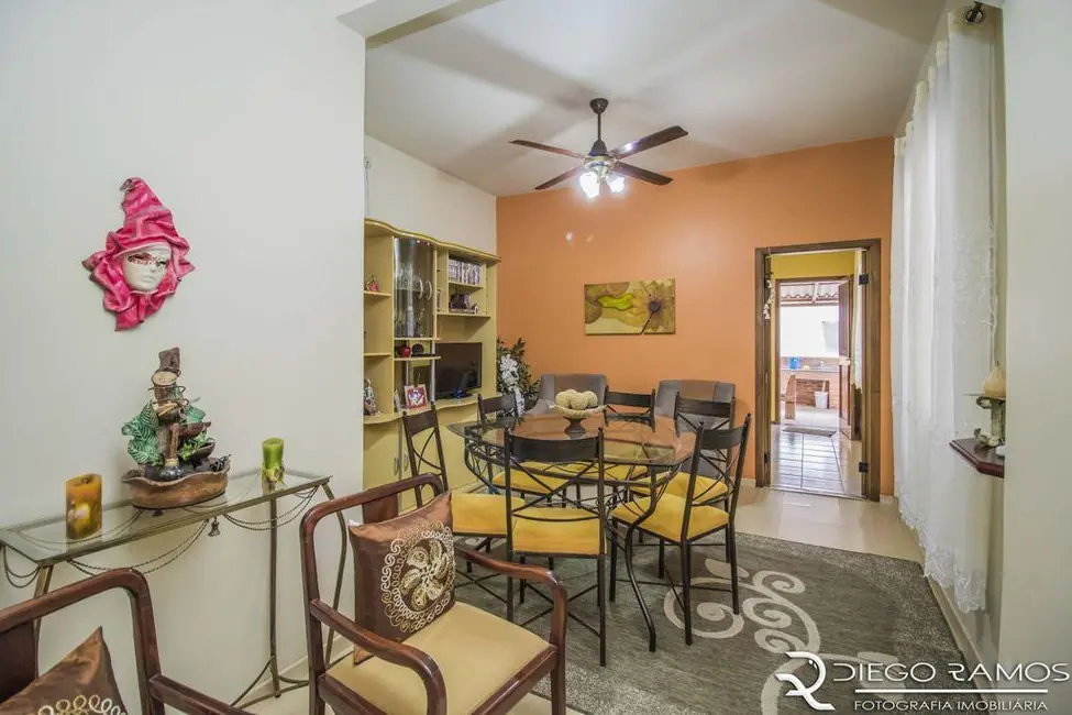 Casa com 3 quartos à venda, 235m2 em Auxiliadora, Porto Alegre - RS - imagem 4 Foto 4 de Casa com 3 quartos à venda, 235m2 em Auxiliadora, Porto Alegre - RS