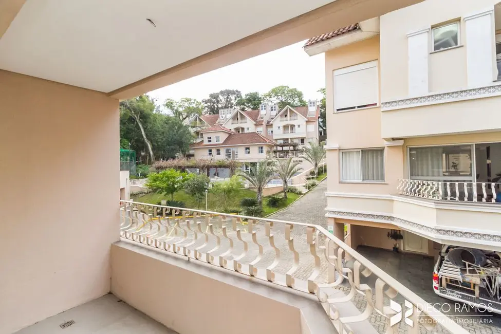 Foto 9 de Sobrado com 3 quartos à venda, 230m2 em Pedra Redonda, Porto Alegre - RS