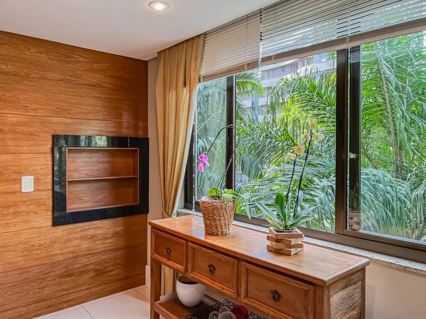 Apartamento com 4 quartos à venda, 184m2 em Petrópolis, Porto Alegre - RS - imagem 7 Foto 7 de Apartamento com 4 quartos à venda, 184m2 em Petrópolis, Porto Alegre - RS