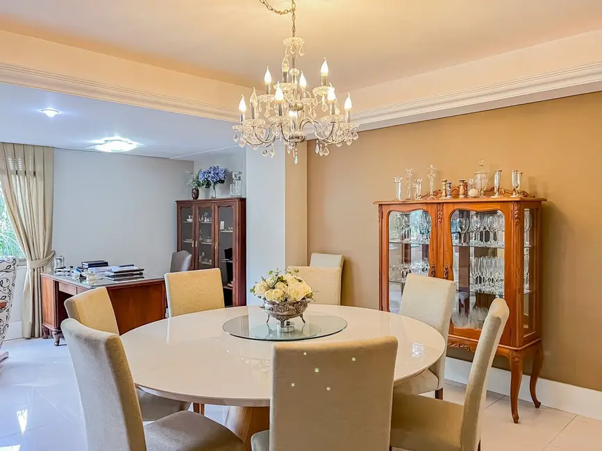 Apartamento com 4 quartos à venda, 184m2 em Petrópolis, Porto Alegre - RS - imagem 4 Foto 4 de Apartamento com 4 quartos à venda, 184m2 em Petrópolis, Porto Alegre - RS