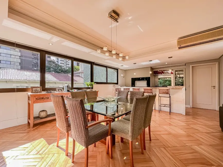 Foto 9 de Apartamento com 3 quartos à venda, 243m2 em Rio Branco, Porto Alegre - RS