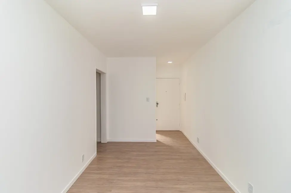 Apartamento com 1 quarto à venda, 42m2 em Cristal, Porto Alegre - RS - imagem 3 Foto 3 de Apartamento com 1 quarto à venda, 42m2 em Cristal, Porto Alegre - RS