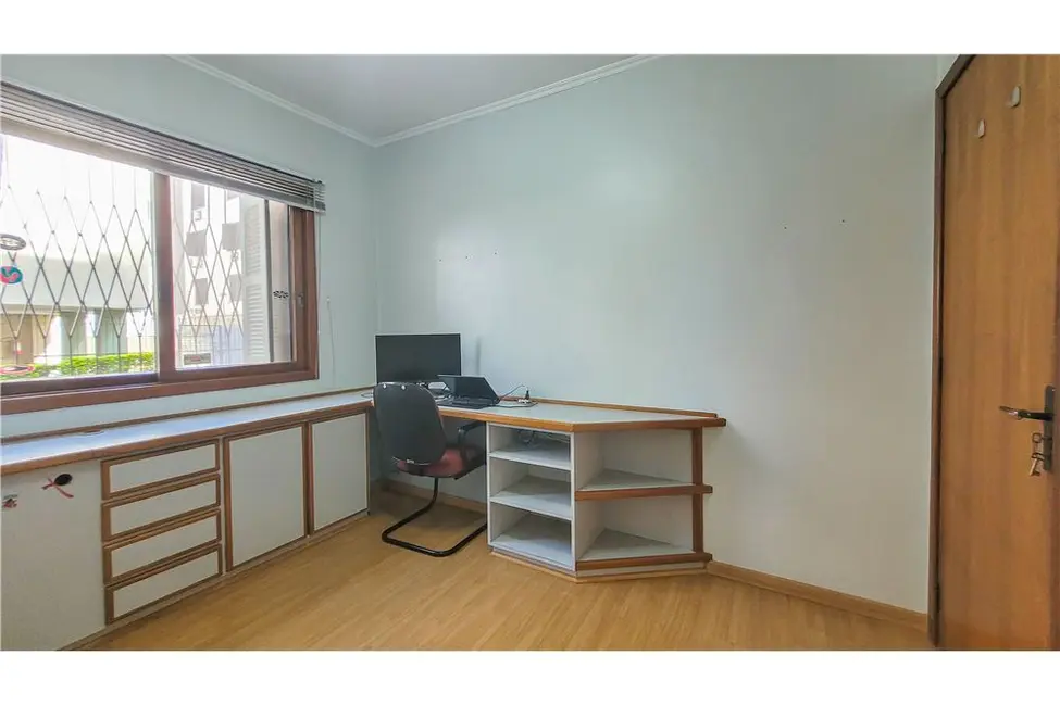 Foto 9 de Apartamento com 3 quartos à venda, 130m2 em Costa e Silva, Porto Alegre - RS
