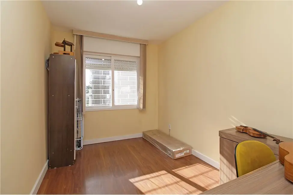 Foto 3 de Apartamento com 2 quartos à venda, 55m2 em Vila Ipiranga, Porto Alegre - RS