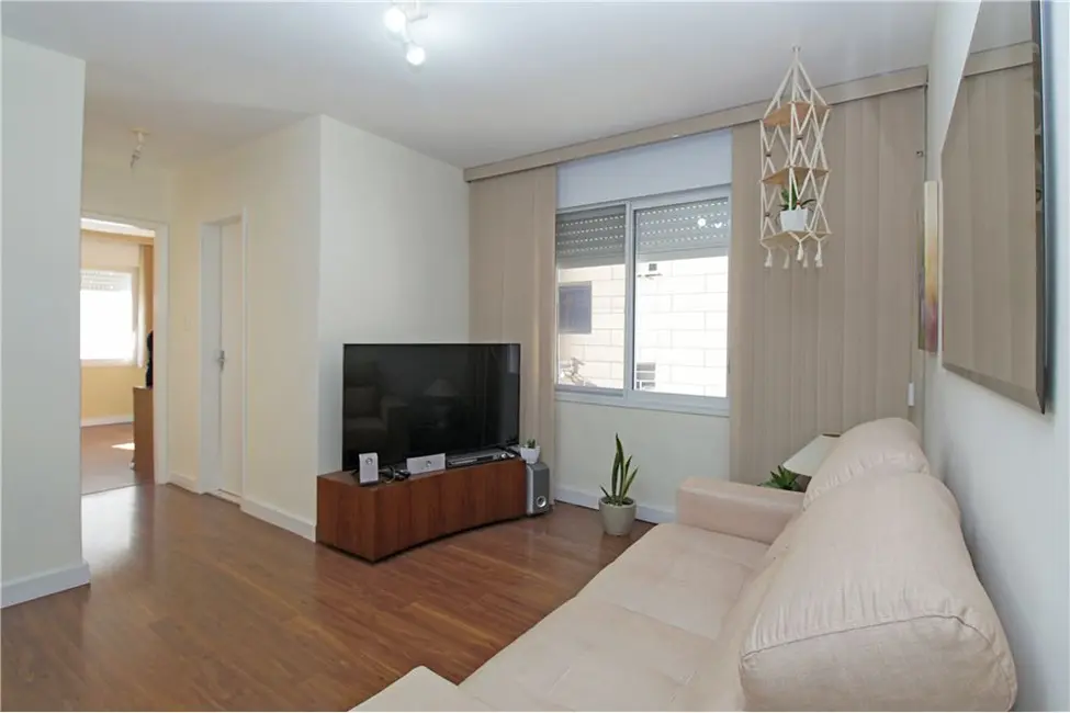 Foto 2 de Apartamento com 2 quartos à venda, 55m2 em Vila Ipiranga, Porto Alegre - RS