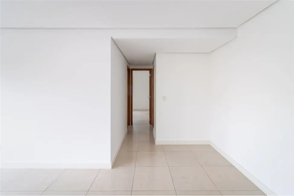 Apartamento com 2 quartos à venda, 70m2 em Higienópolis, Porto Alegre - RS - imagem 6 Foto 6 de Apartamento com 2 quartos à venda, 70m2 em Higienópolis, Porto Alegre - RS