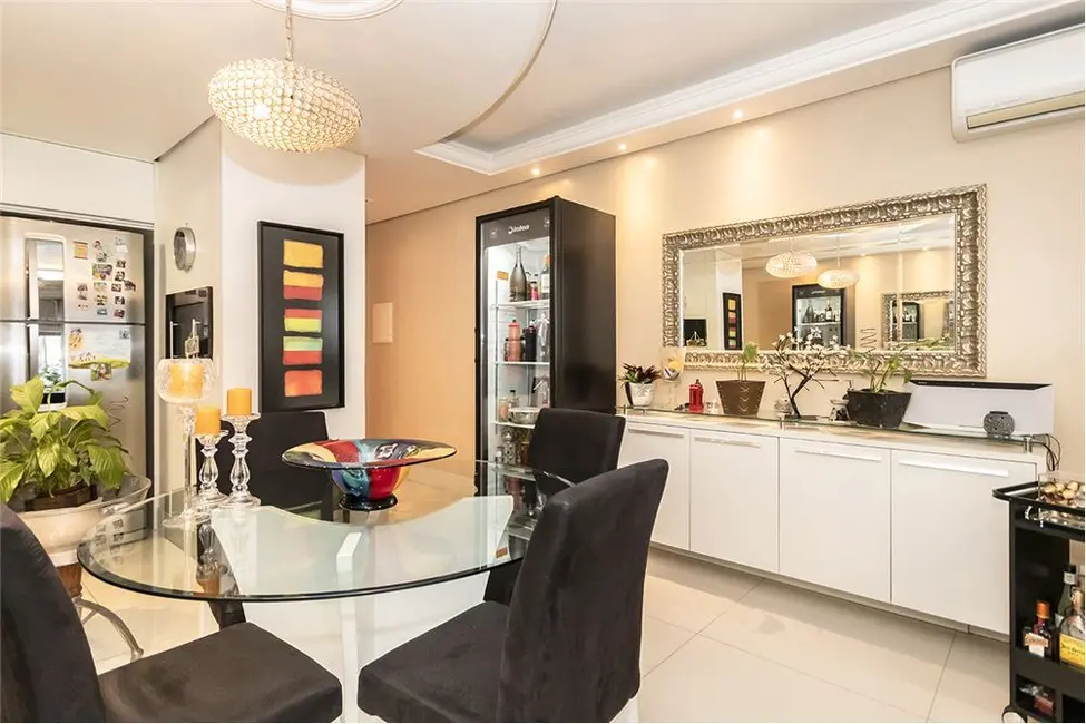 Apartamento com 2 quartos à venda, 107m2 em Petrópolis, Porto Alegre - RS - imagem 6 Foto 6 de Apartamento com 2 quartos à venda, 107m2 em Petrópolis, Porto Alegre - RS