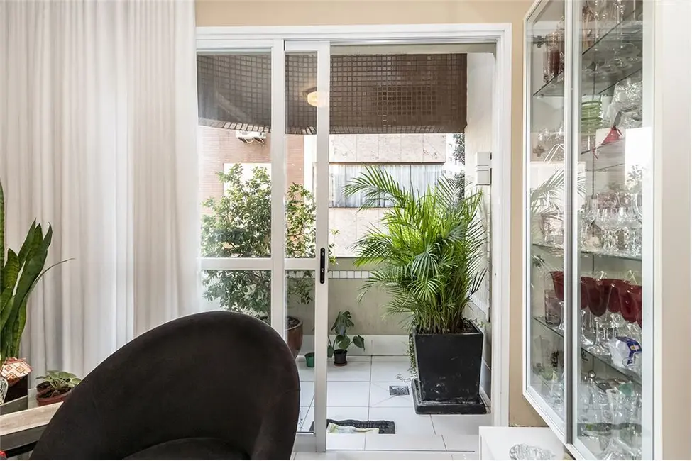 Apartamento com 2 quartos à venda, 107m2 em Petrópolis, Porto Alegre - RS - imagem 9 Foto 9 de Apartamento com 2 quartos à venda, 107m2 em Petrópolis, Porto Alegre - RS