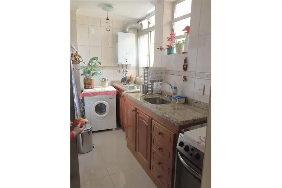 Apartamento com 2 quartos à venda, 60m2 em Santo Antônio, Porto Alegre - RS - imagem 5 Foto 5 de Apartamento com 2 quartos à venda, 60m2 em Santo Antônio, Porto Alegre - RS